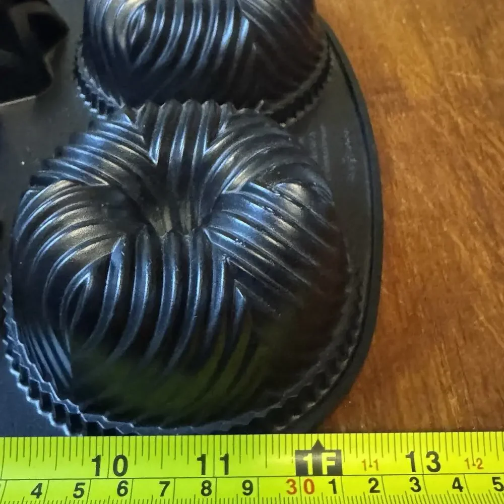 Nordic Ware Multi Mini Bundt Pan 6 Cavity Nonstick Cake Pan Bakeware Heavy